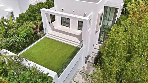 1311 Bay Drive Miami Beach FL 33141