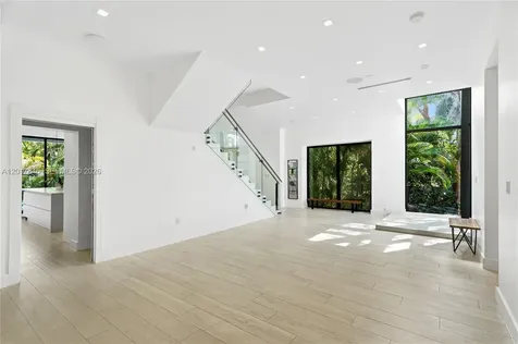 1311 Bay Drive Miami Beach FL 33141