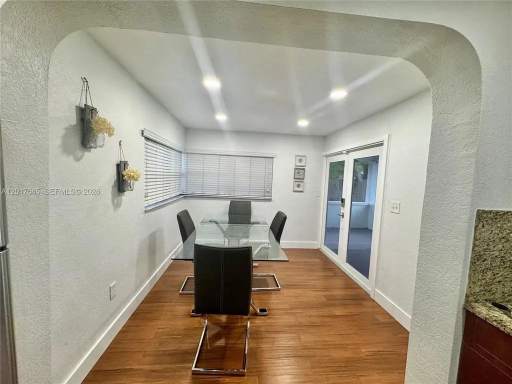 3010 N 73rd Avenue Hollywood FL 33024