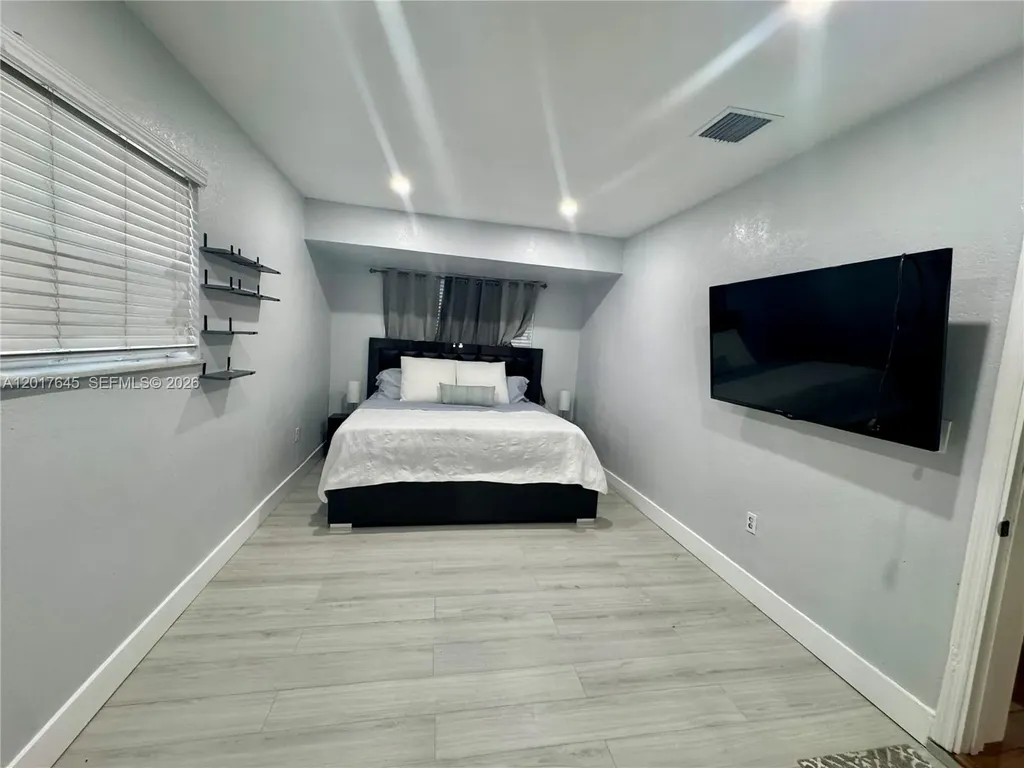3010 N 73rd Avenue Hollywood FL 33024