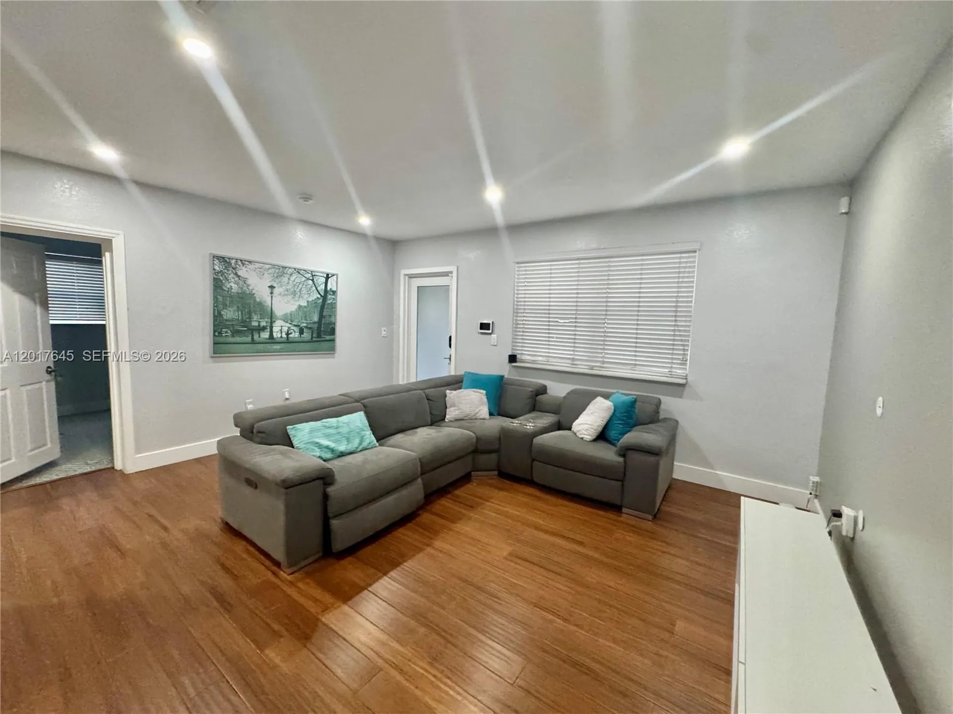 3010 N 73rd Avenue Hollywood FL 33024