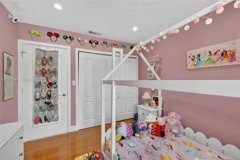 15613 SW 63rd Terrace Miami FL 33193