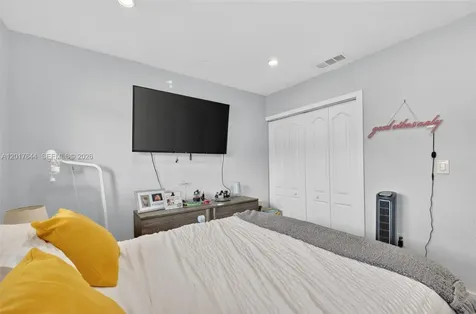15613 SW 63rd Terrace Miami FL 33193
