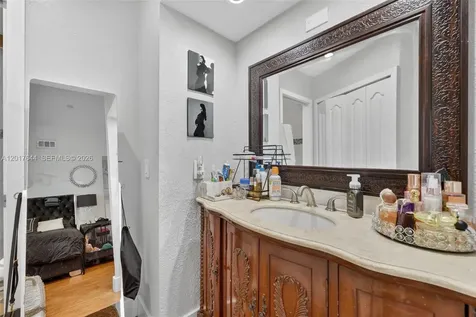 15613 SW 63rd Terrace Miami FL 33193