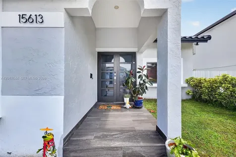15613 SW 63rd Terrace Miami FL 33193