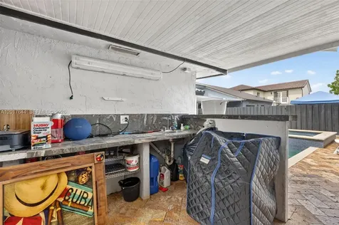 15613 SW 63rd Terrace Miami FL 33193