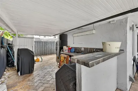 15613 SW 63rd Terrace Miami FL 33193