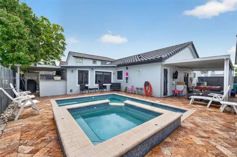 15613 SW 63rd Terrace Miami FL 33193