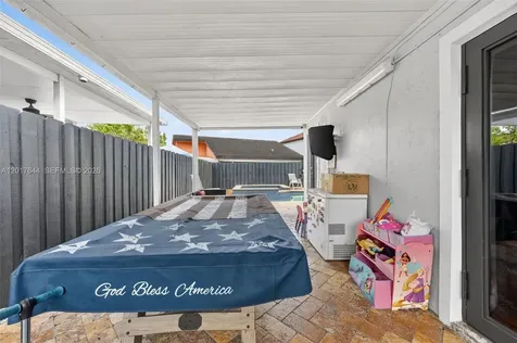 15613 SW 63rd Terrace Miami FL 33193