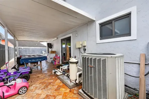 15613 SW 63rd Terrace Miami FL 33193