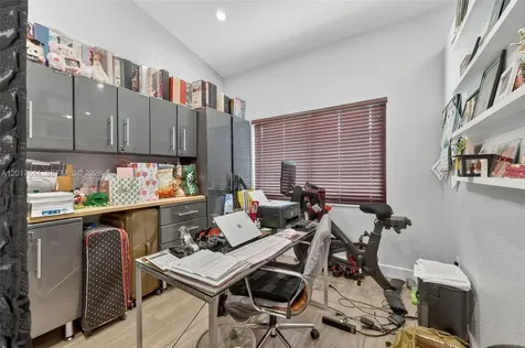 15613 SW 63rd Terrace Miami FL 33193