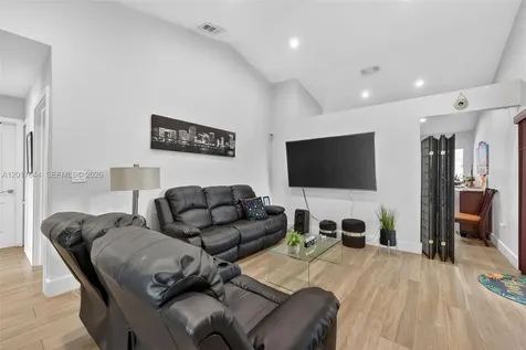 15613 SW 63rd Terrace Miami FL 33193