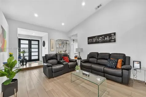 15613 SW 63rd Terrace Miami FL 33193