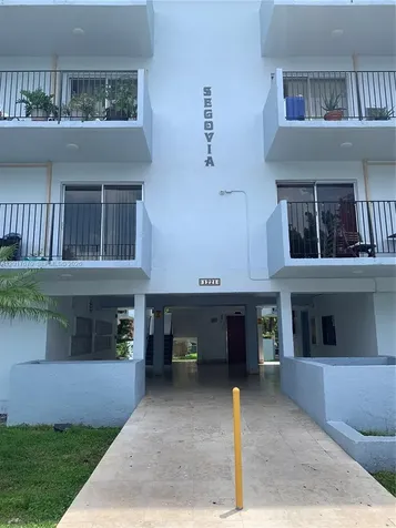 1221 SW 122nd Avenue Miami FL 33184