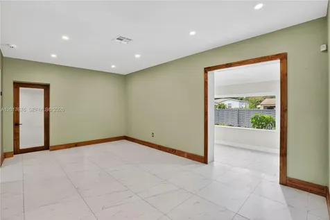 1130 NW 57th Street Miami FL 33127
