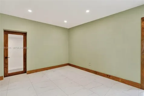 1130 NW 57th Street Miami FL 33127