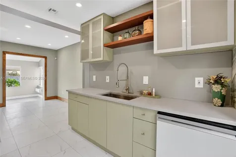 1130 NW 57th Street Miami FL 33127