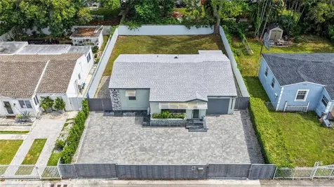 1130 NW 57th Street Miami FL 33127