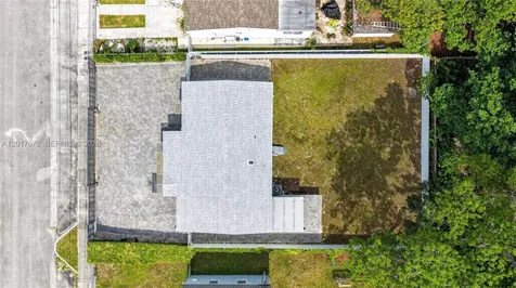 1130 NW 57th Street Miami FL 33127