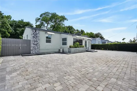 1130 NW 57th Street Miami FL 33127