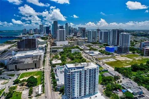 Miami FL 33132