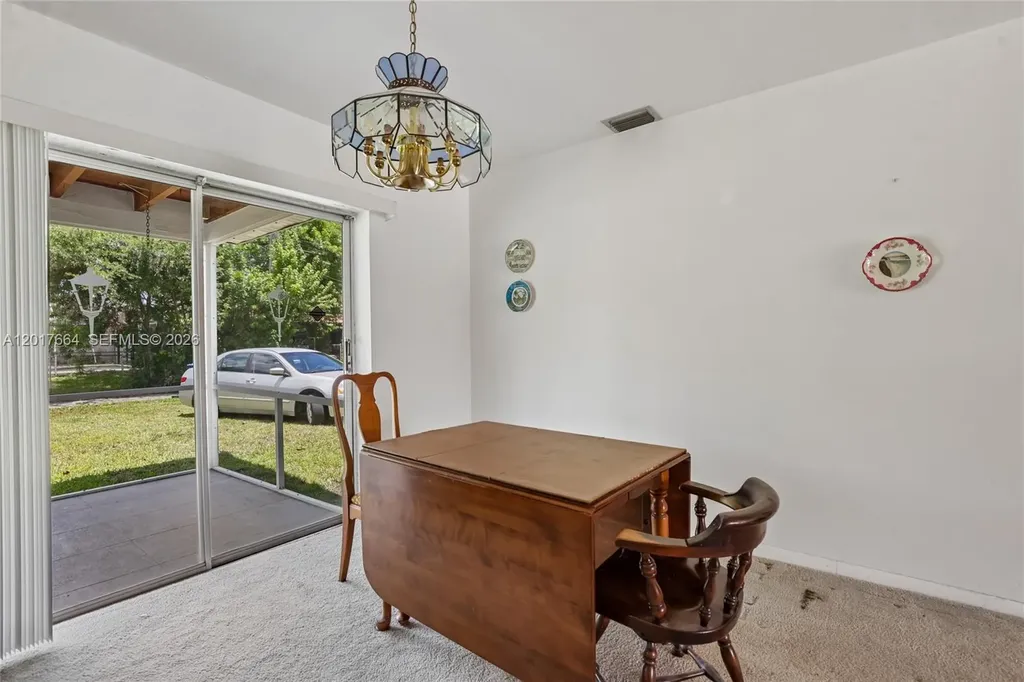 3925 Washington Street Hollywood FL 33021