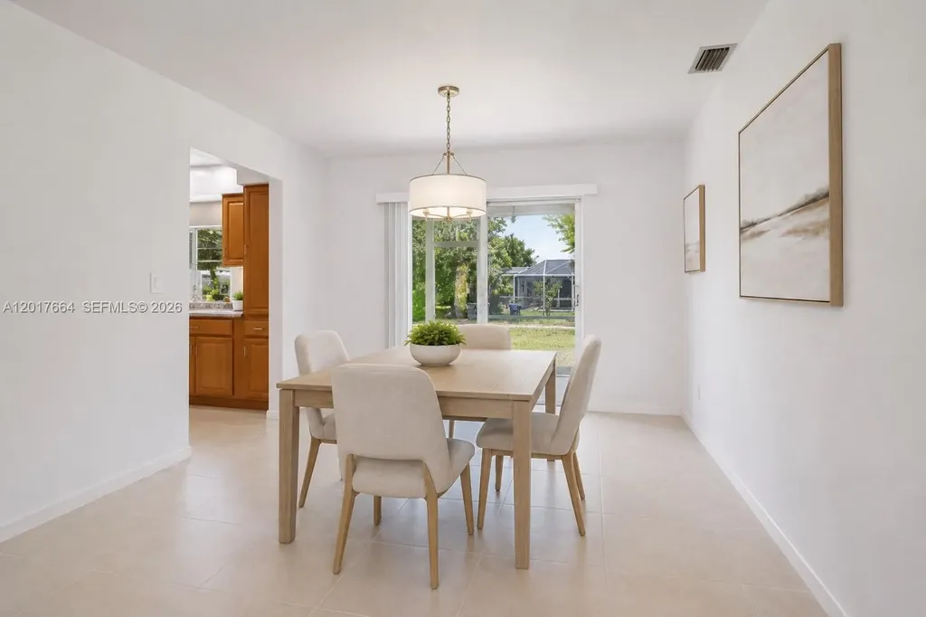 3925 Washington Street Hollywood FL 33021