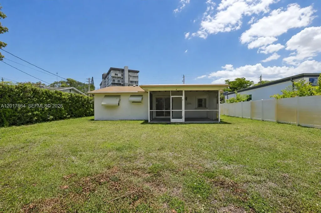 3925 Washington Street Hollywood FL 33021