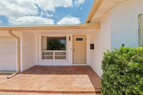 3925 Washington Street Hollywood FL 33021