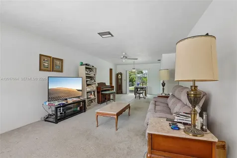 3925 Washington Street Hollywood FL 33021