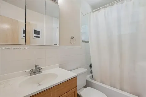 3925 Washington Street Hollywood FL 33021