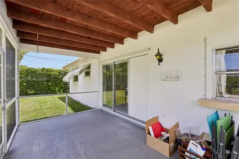 3925 Washington Street Hollywood FL 33021