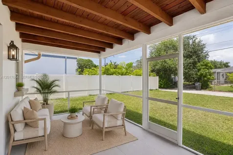 3925 Washington Street Hollywood FL 33021