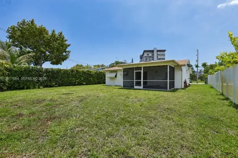 3925 Washington Street Hollywood FL 33021