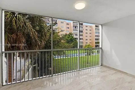 319 NE 14th Avenue Hallandale Beach FL 33009