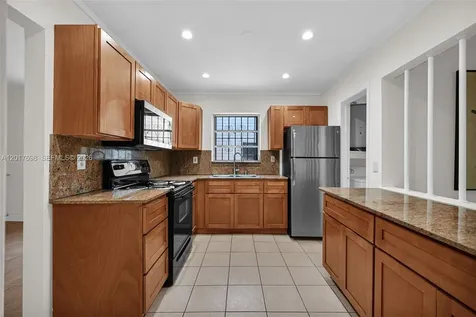 244 NW 43rd Street Miami FL 33127