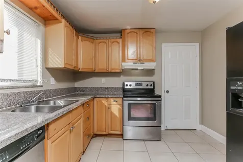4030 NW 8th Terrace Oakland Park FL 33309