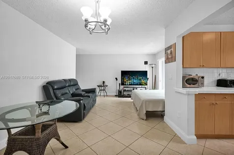2920 SW 28th Terrace Miami FL 33133