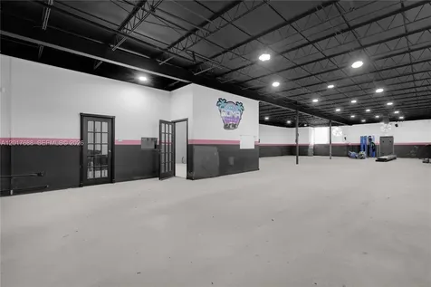 4725 E 10th Avenue Hialeah FL 33013