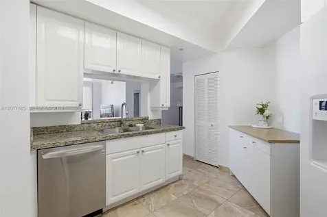 888 Brickell Key Drive Miami FL 33131