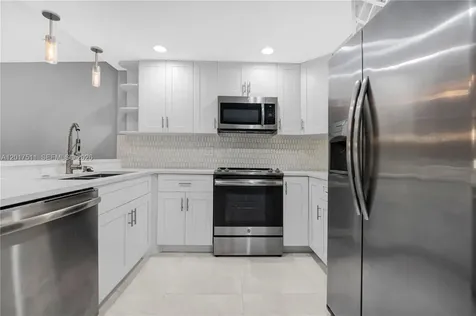 7100 NW 17th Street Plantation FL 33313