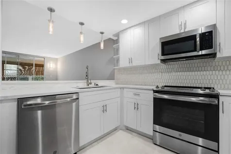 7100 NW 17th Street Plantation FL 33313