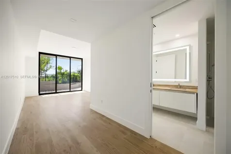 3034 Oak Avenue Coconut Grove FL 33133