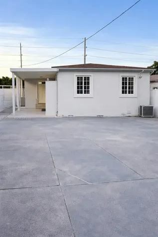 538 E 13th Street Hialeah FL 33010
