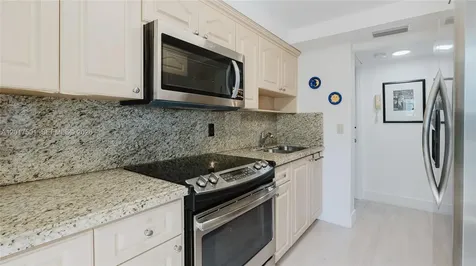 1455 West Avenue Miami Beach FL 33139