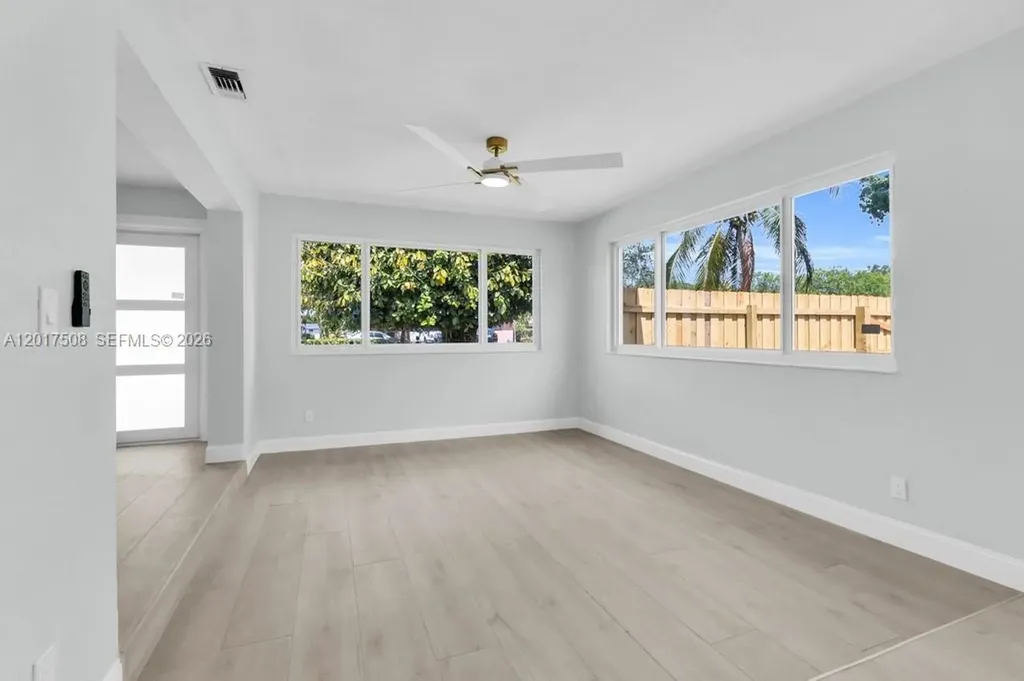 139 NW 12th Avenue Delray Beach FL 33444