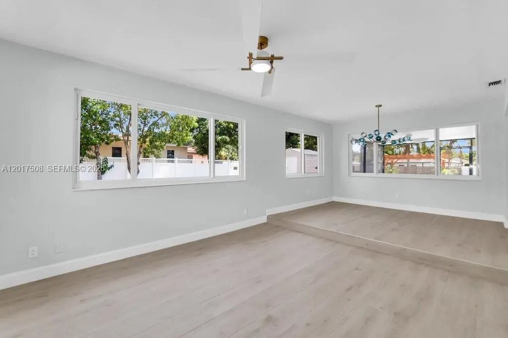 139 NW 12th Avenue Delray Beach FL 33444