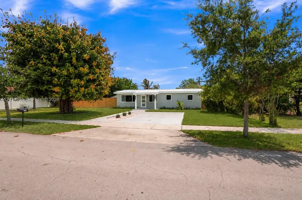 139 NW 12th Avenue Delray Beach FL 33444