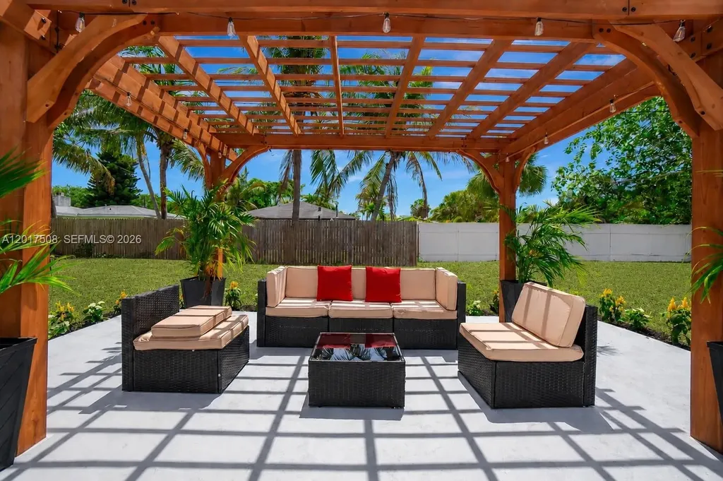 139 NW 12th Avenue Delray Beach FL 33444