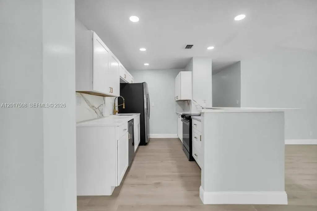139 NW 12th Avenue Delray Beach FL 33444